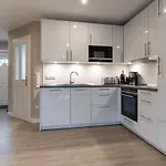 Summer Diek Reetdachhaus Summerdiek 10 בית נופש Böhl