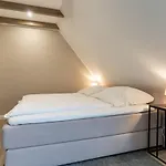 Summer Diek Reetdachhaus Summerdiek 10 בית נופש Böhl