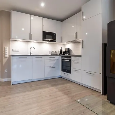 Дом отдыха Summer Diek Reetdachhaus Summerdiek 10 Санкт-Петер-Ординг